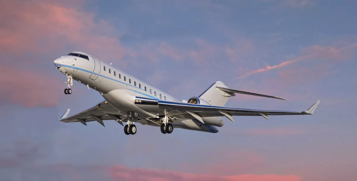 Avion cu o echipă de fotbal la bord, probleme în aer. A fost nevoit să se întoarcă din drum