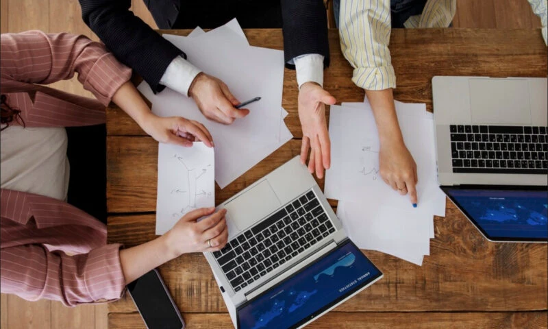 Inteligența artificială va schimba piața muncii mai repede decât se anticipa. Care sunt meseriile de viitor