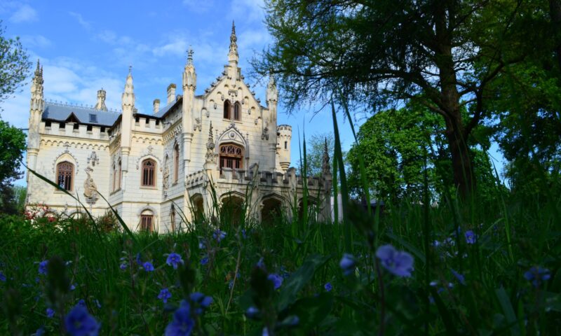 Fantoma doamnei Ruxandra. Legenda Palatului Sturdza de la Miclăușeni, castelul blestemat al Moldovei