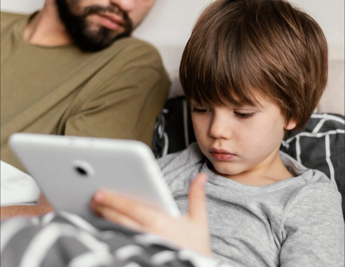 Cum blochezi accesul copiilor la site-uri nepotrivite din router. Ghid util pentru părinți