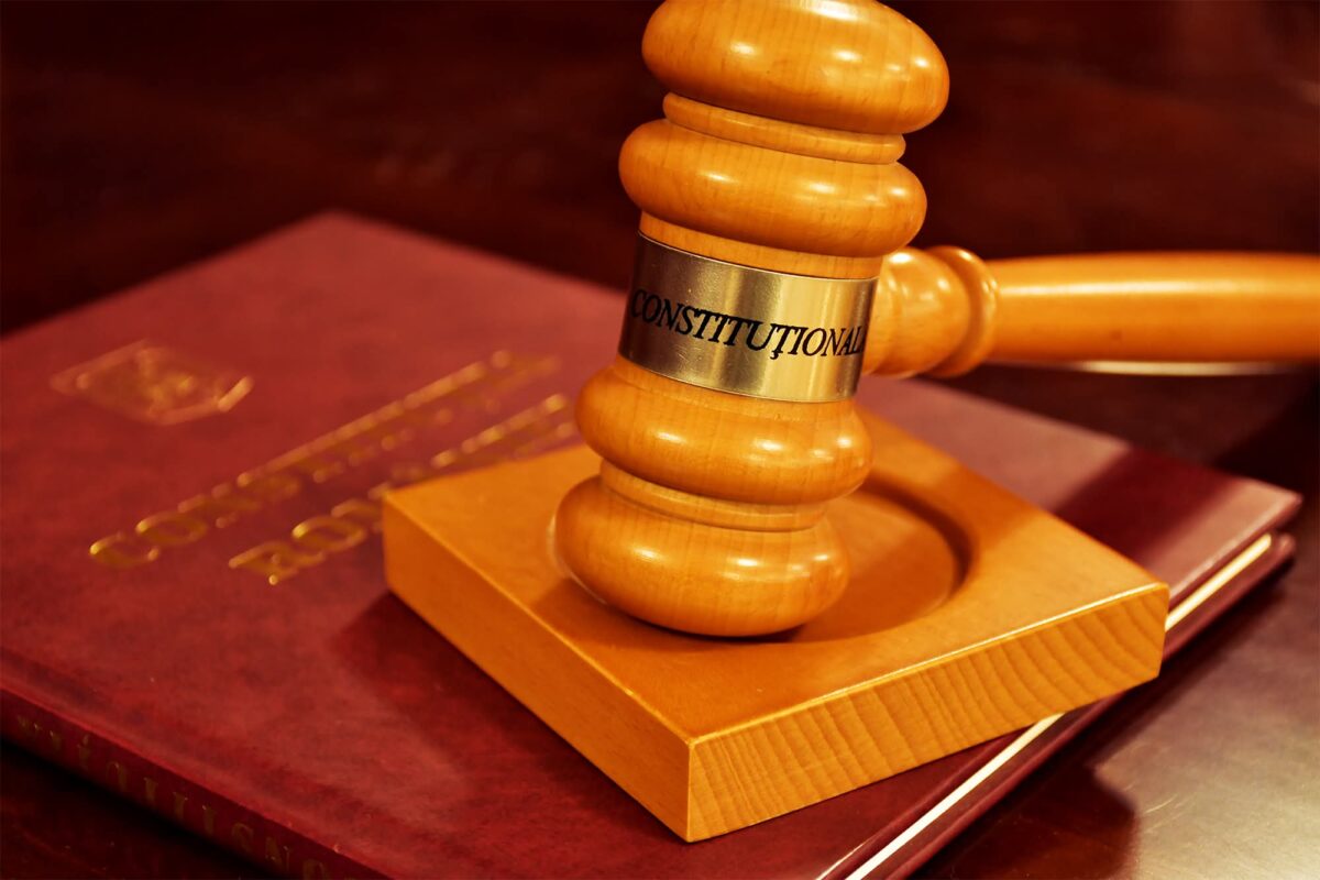 Guvernul lui Bolojan, avertizat de Consiliul Legislativ asupra riscului de invalidare de către CCR