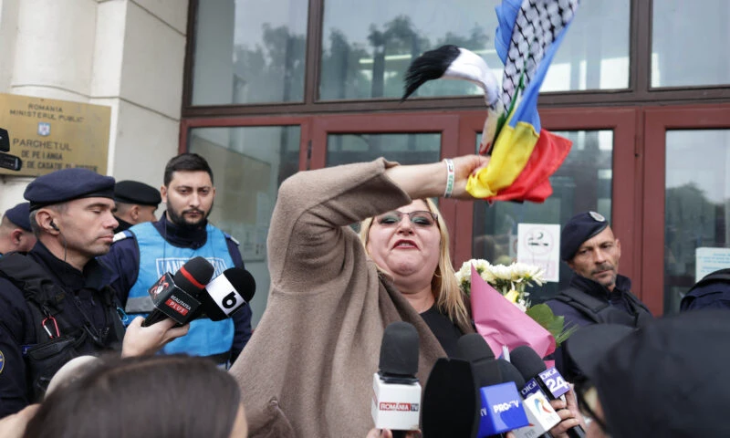 Diana Șoșoacă, după ce Parlamentul a aprobat cererea SUA: Vom intra în război. Să vă pice bombele în cap