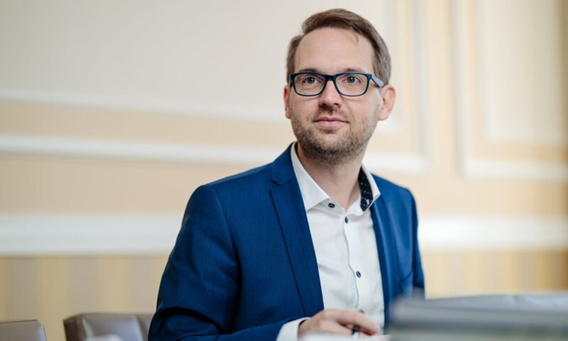 Fritz: Diana Buzoianu rămâne ministru. USR cere explicaţii PSD după votul din Senat