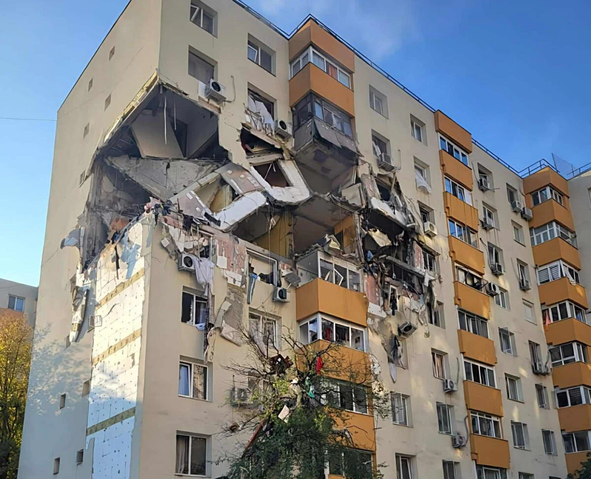 Explozie în Rahova. A treia victimă, o tânără însărcinată, recuperată de sub dărâmăturile de la etajul 6. Live Text