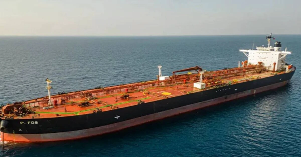 Membri ai echipajului unui petrolier rus, arestați după interceptare în largul Franței