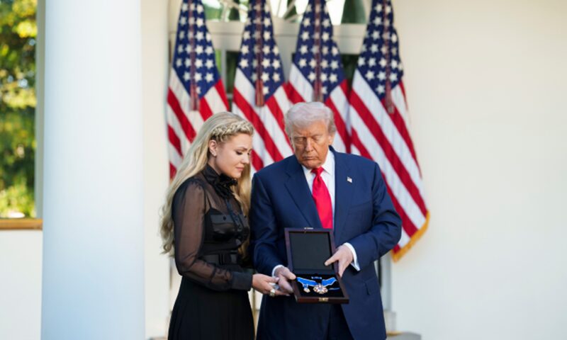 Charlie Kirk, premiat postum cu Medalia Prezidențială a Libertății de Donald Trump