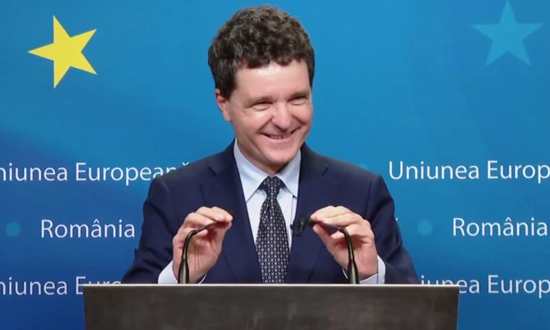 Nicușor Dan, prezent la ceremonia Universității „Alexandru Ioan Cuza” cu prilejul aniversării de 165 de ani