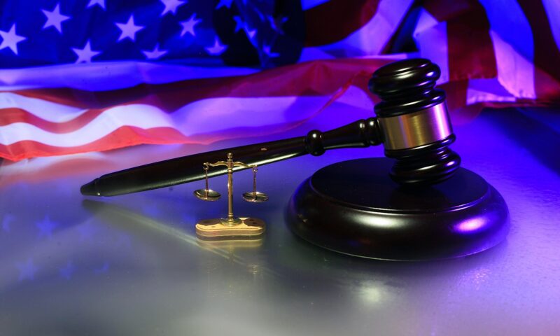 Un idnivid pe nume JD Vance, condamnat pentru că l-a amenințat cu moartea pe JD Vance