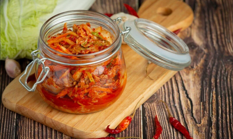 Rețetă ușoară de Kimchi. Varza murată coreeană, un deliciu pentru cei care preferă mâncarea picantă