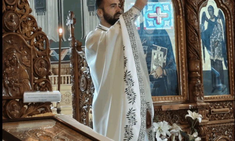 Părintele Sebastian Gabor, între altar și amfiteatru. Despre oameni care știu să lege competența de conștiință