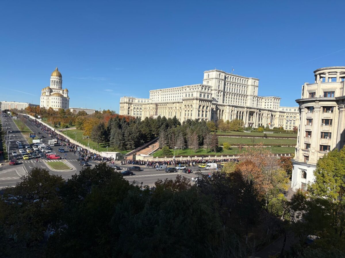 Pelerinaj record la Catedrala Națională: Peste 80.000 de credincioși, în două zile