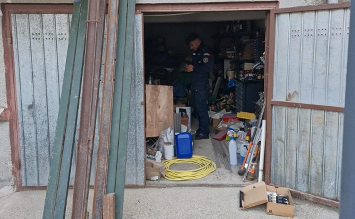 Angajați CFR Marfă, implicați într-un dosar penal de furt calificat