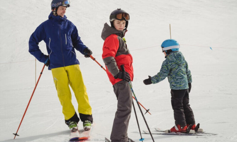 Vacanța de schi 2026: Când vor avea liber elevii din fiecare județ