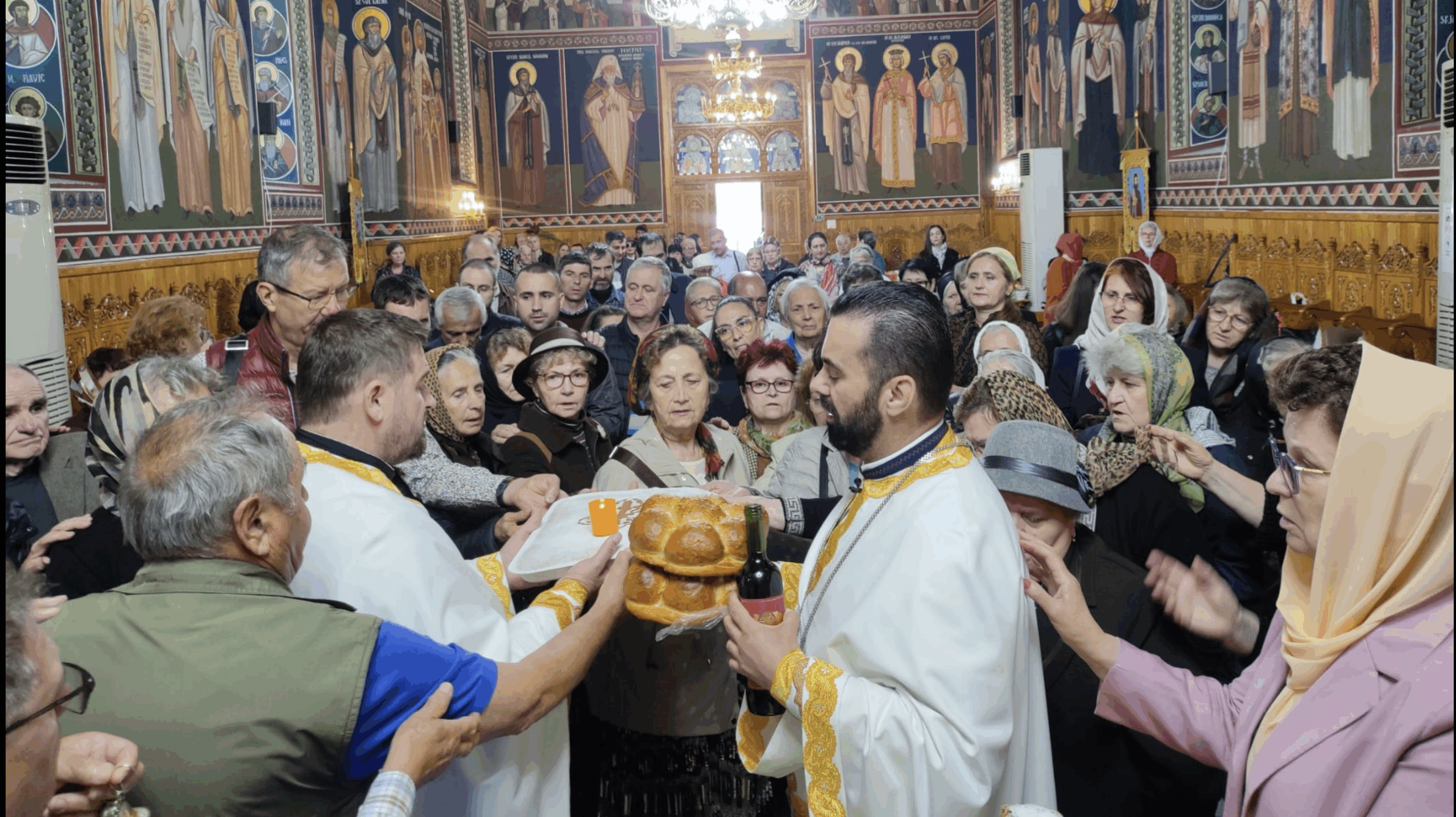 Biserica Sf. Ilie din Ghencea, plină de credincioși