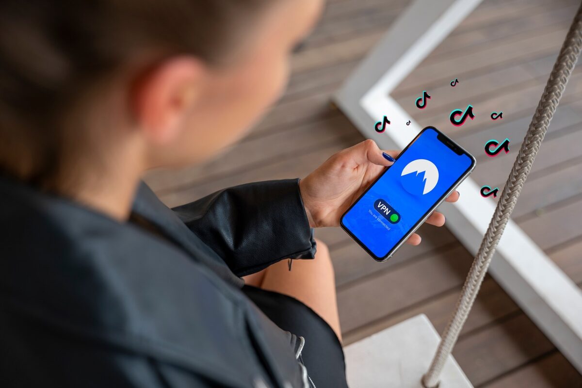 TikTok expune minorii la materiale interzise, susține un ONG