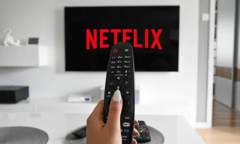 Netflix pregătește o reinterpetare pentru „Cenușăreasa”