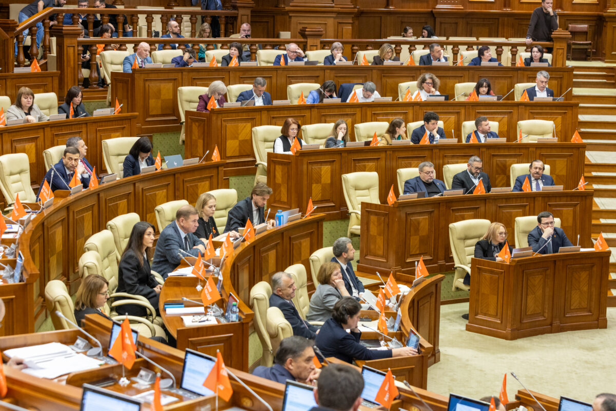 Opoziția depune o nouă moțiune de cenzură contra Guvernului