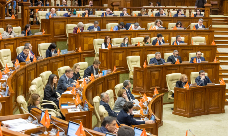 Opoziția depune o nouă moțiune de cenzură contra Guvernului