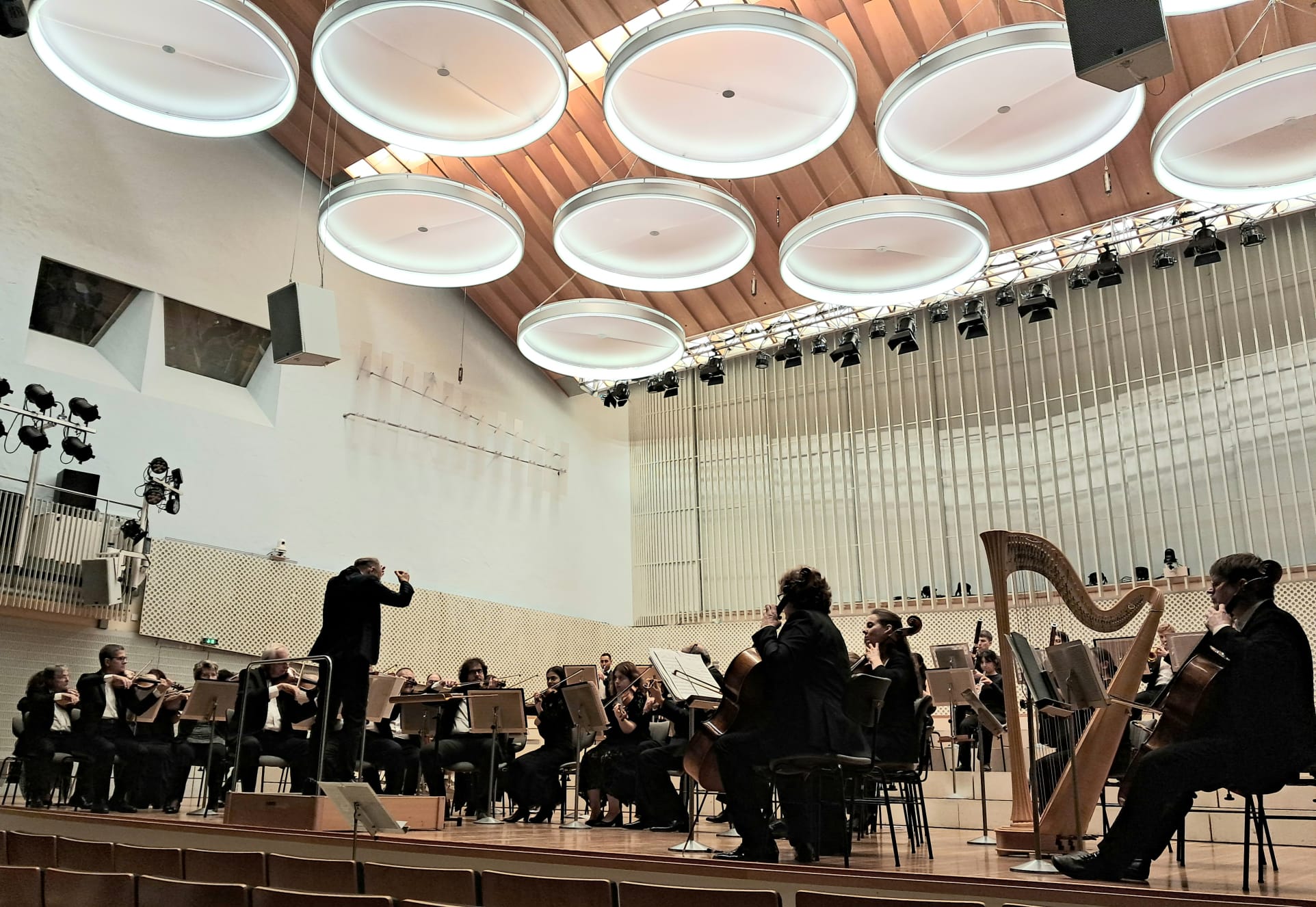 Orchestra Medicilor „Dr. Ermil Nichifor”, fondată în 1954 de renumitul nefrolog și muzician Ermil Nichifor, este una dintre primele orchestre de acest tip din Europa. (sursă foto: Facebook)