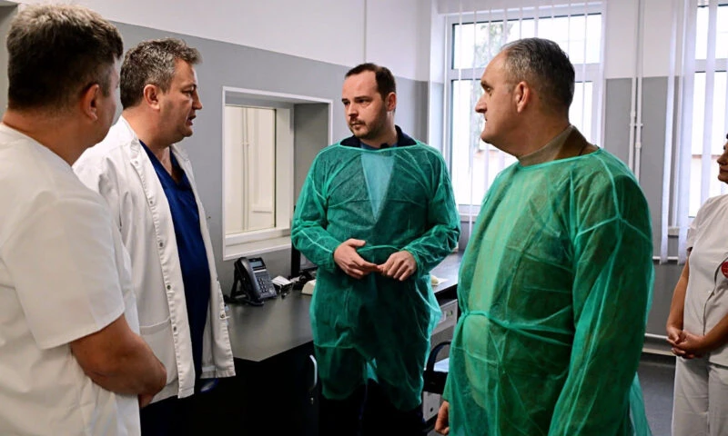 România, în criză de personal medical: Problema la noi este distribuţia lor la nivel naţional