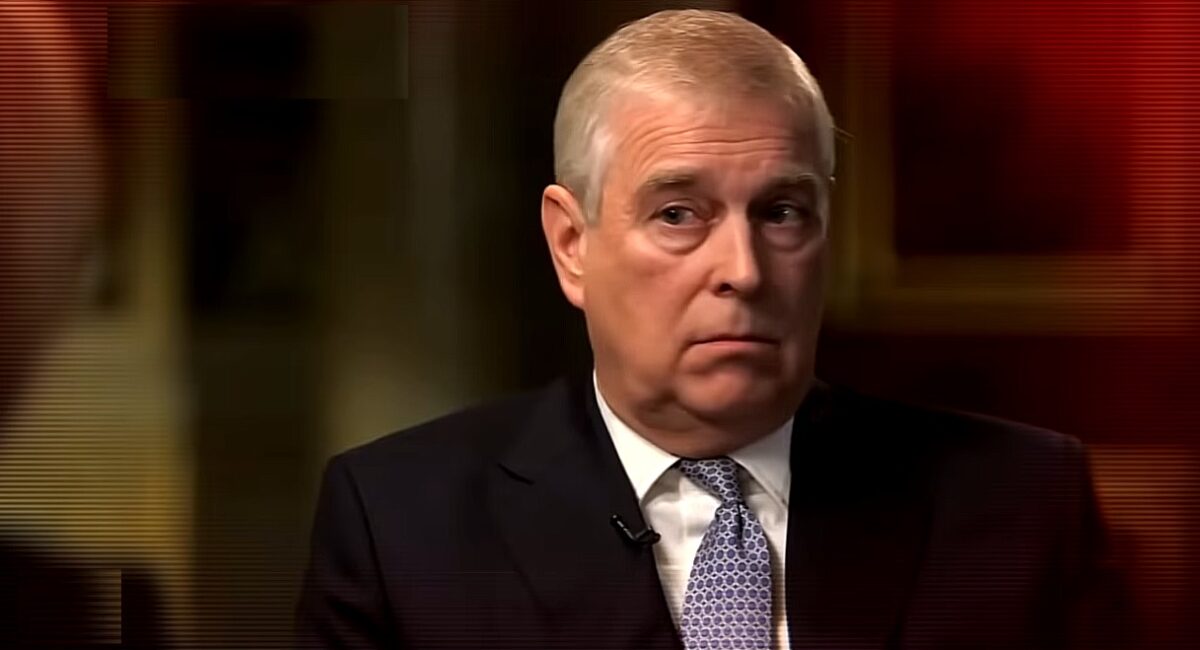 Andrew Mountbatten Windsor, vizat de retragerea ultimului rang militar