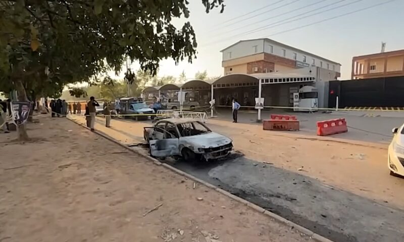 Atac sinucigaș în Islamabad: 12 morți și 27 răniți în fața unui tribunal