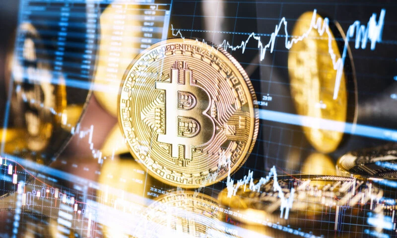 Presiune pe piața cripto. Bitcoin pierde pragul de 100.000 USD, în tranzacțiile de marți