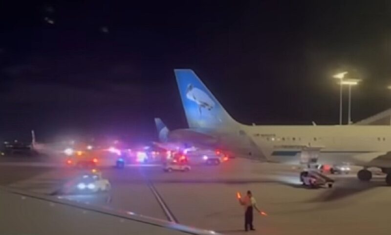 Două avioane United Airlines au intrat în coliziune la sol pe aeroportul LaGuardia, din New York