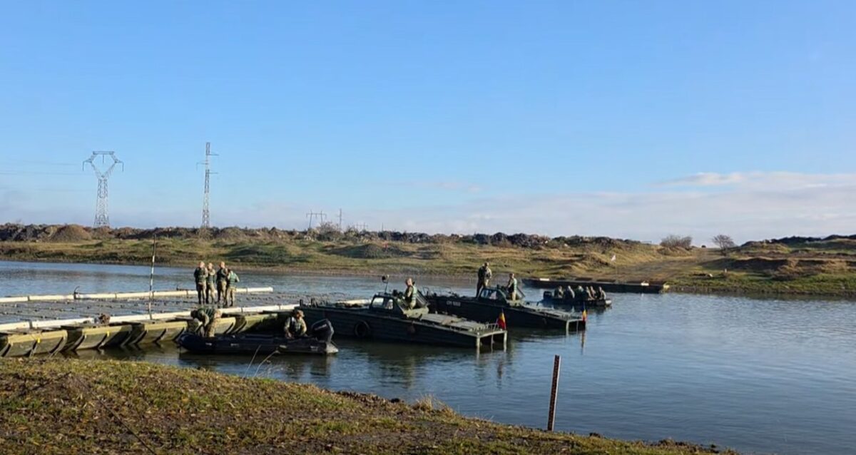 Dacian Fall 2025: Militarii români, francezi și portughezi au construit un pod în mai puțin de o oră