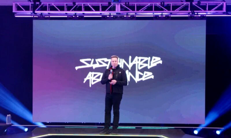 Elon Musk va primi plata de un trilion de dolari. Acționarii Tesla au votat pentru