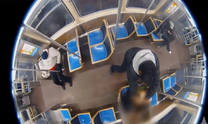 Atac în Chicago. Tânără de 26 de ani incendiată de un recidivist cu 70 de arestări