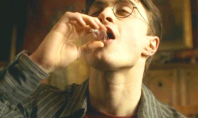 Secrete de la filmările Harry Potter. Radcliffe era beat mereu