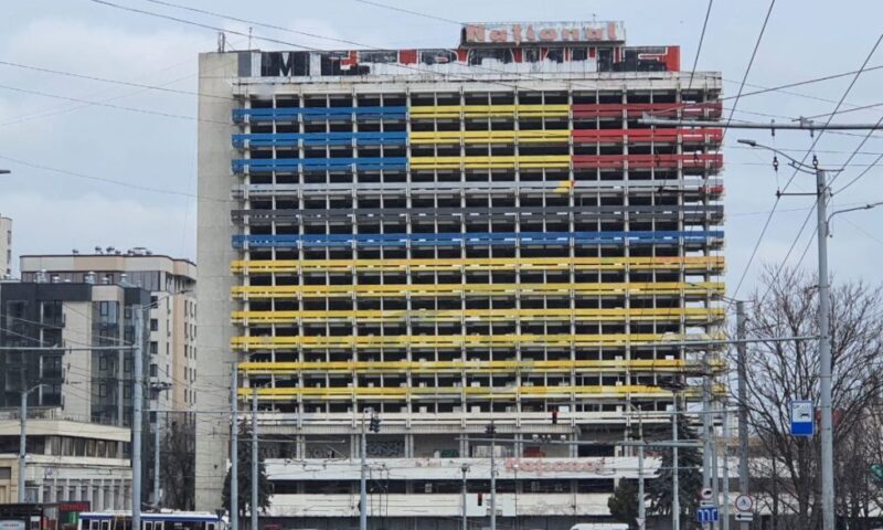 După tragedia de la fostul Hotel „Național”, autoritățile propun obligarea prin lege a proprietarilor să îngrădească clădirile abandonate