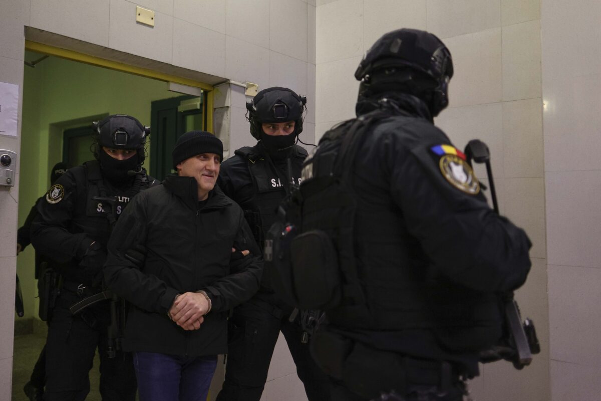 Horațiu Potra a ajuns în România. „Mă bucur că am prins o zi ploiasă în România”. Foto