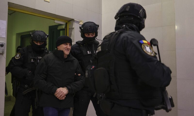 Horațiu Potra a ajuns în România. „Mă bucur că am prins o zi ploiasă în România”. Foto