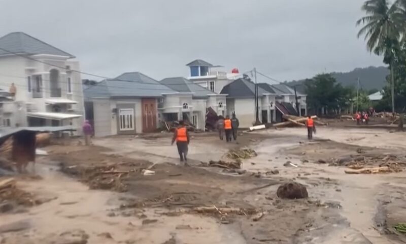 Inundațiile catastrofale din Asia: Aproape 1.000 de morți și sute de dispăruți