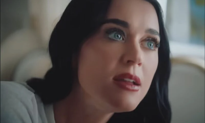 Katy Perry își transmite durerea prin muzică. „Bandaids”, single-ul care spune tot
