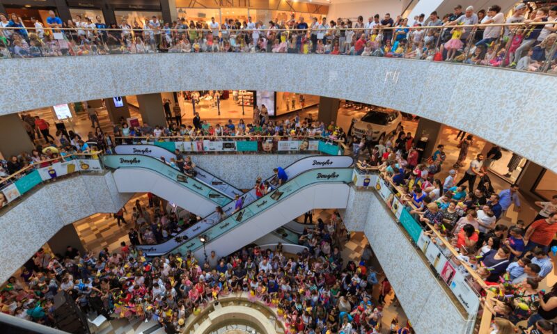 Primele mall-uri din București. Au schimbat economia