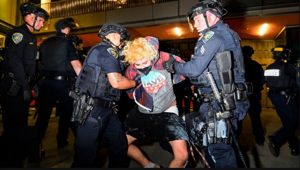 Doi arestați după o altercație sângeroasă înainte de evenimentul Turning Point USA de la UC Berkeley