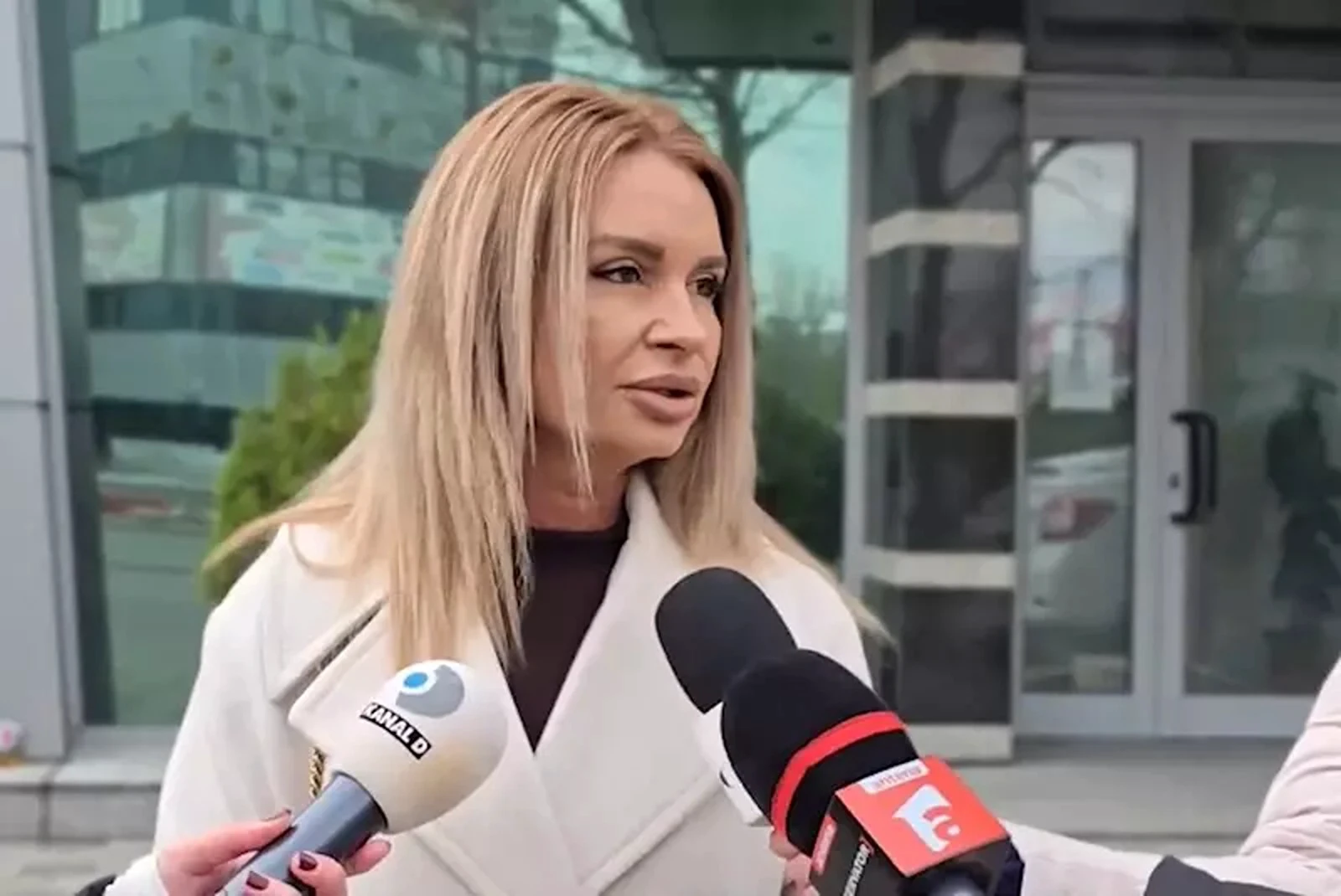 Oana Ungureanu, soția înșelată.v1