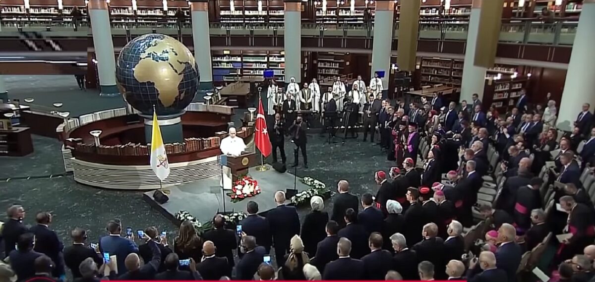 Papa Leon provoacă vâlvă în Orientul Mijlociu: Religia nu trebuie folosită pentru război