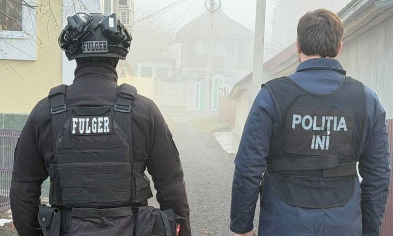 Percheziții într-un dosar de finanțare ilegală a unui partid politic. Printre persoanele vizate se numără și un fost ministru