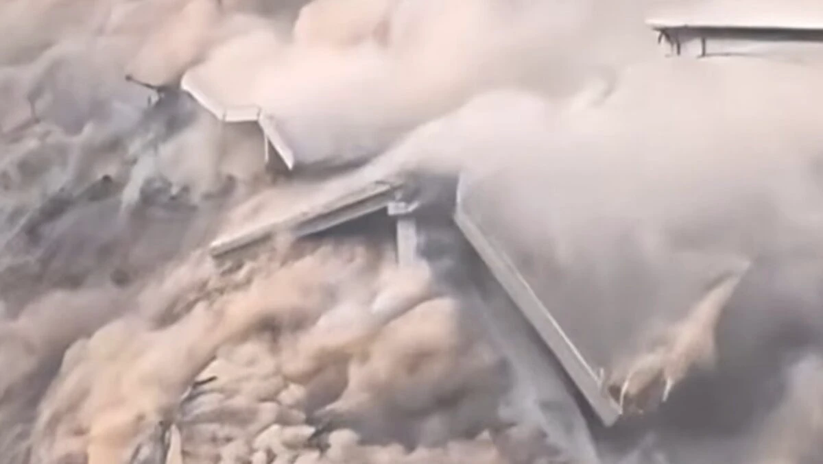 S-a prăbușit cel mai înalt pod din lume. Chinezii l-au inaugurat cu mare fast pe 28 septembrie