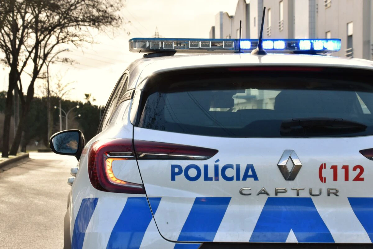 Liderul galeriei „Diabos Vermelhos”a fost găsit fără suflare în mașina sa