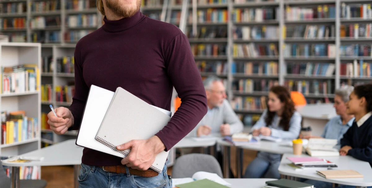 Prima de carieră de 1.500 lei pentru profesori și burse majorate pentru studenți în 2026