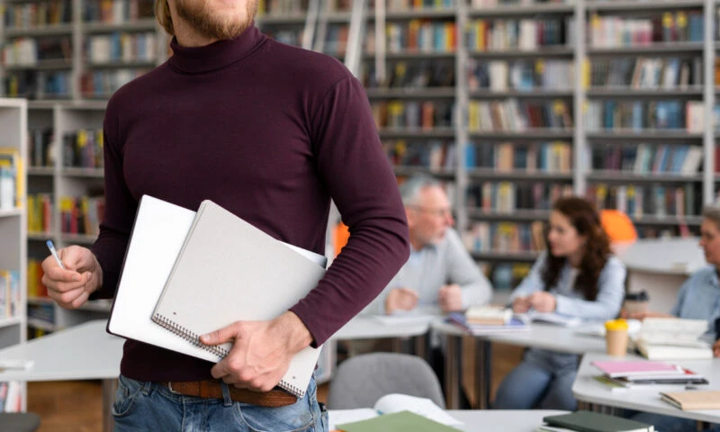 Prima de carieră de 1.500 lei pentru profesori și burse majorate pentru studenți în 2026