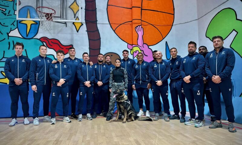 Rugbiștii s-au „antrenat” cu liceenii și cu câinele de la antidrog pentru meciul cu Canada