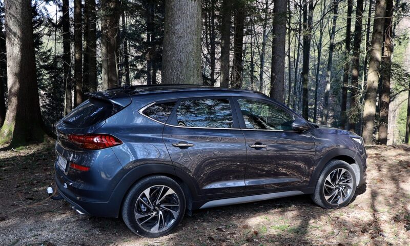 SUV de lux cu plăcuțe de frână din lemn. Șoferul, uluit când a descoperit pe ce a dat banii