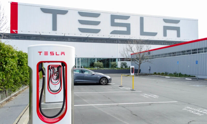 Tesla renunță la piesele fabricate în China. Schimbare majoră în industria auto