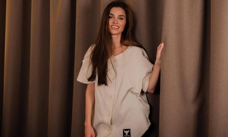 Theo Rose, procese de conștiință din cauza copilului. „Tu nu ești sănătoasă la cap”